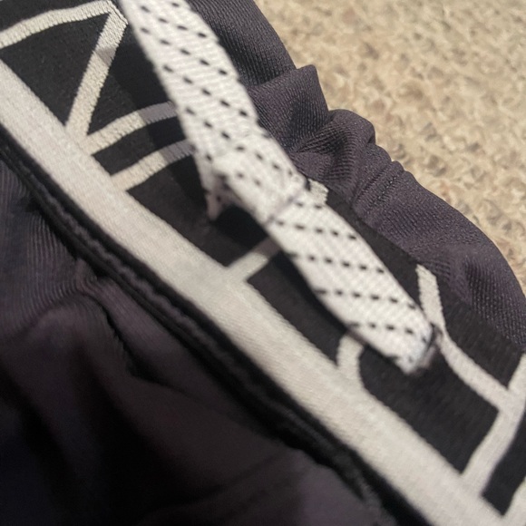 under armour workout shorts - Picture 1 of 3
